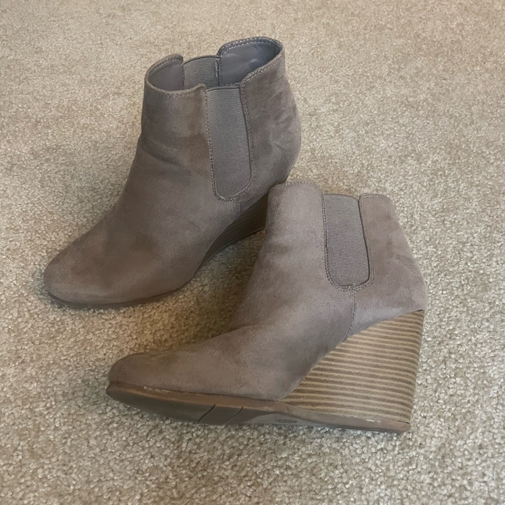 Taupe Wedge Heel Ankle Boots Merona size 6 1/2
